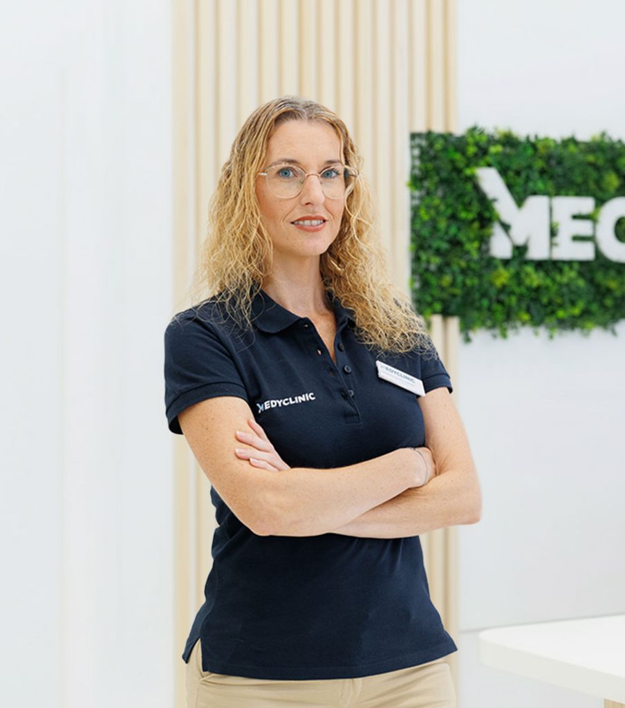 Directora-Estefania_Cayuela_Clinica dental Medyclinic_Algeciras