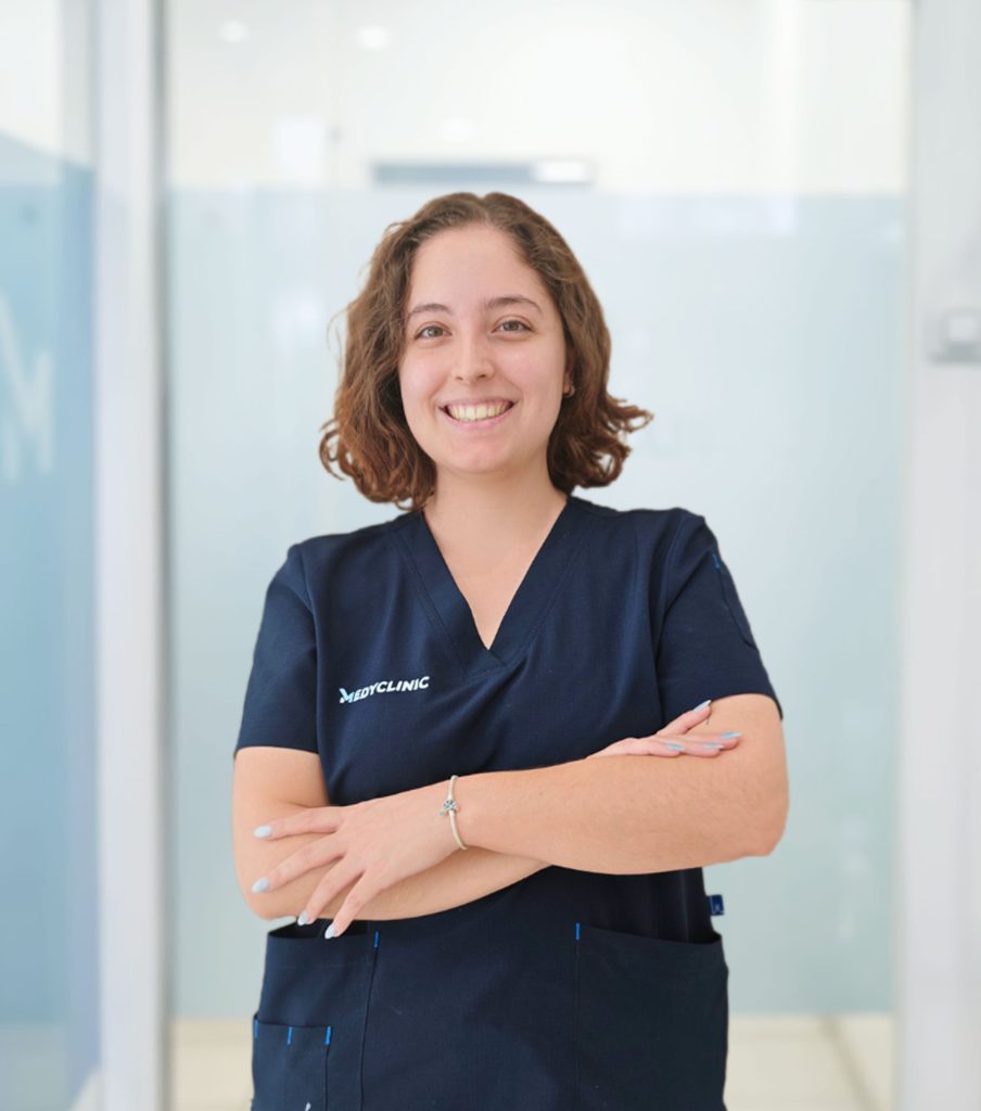 Higienista_Patricia_Montoya_Clinica dental Medyclinic_Granada