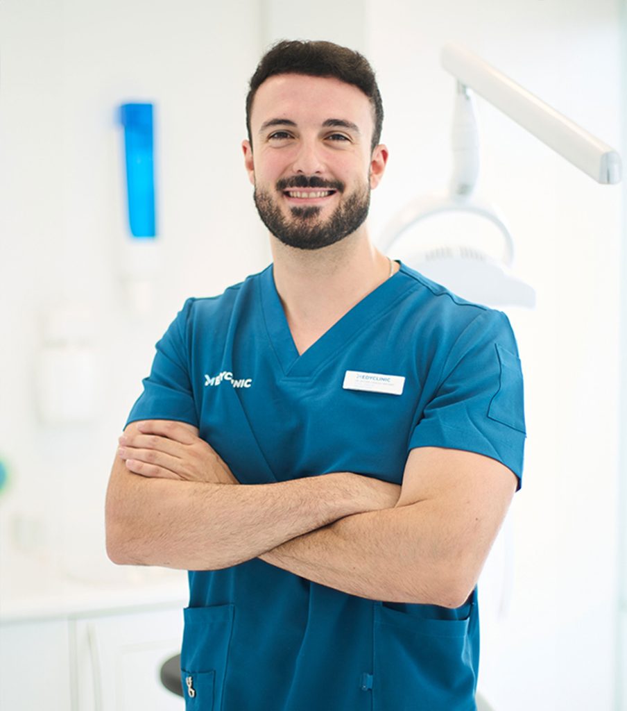 Implatólogo_dentista_Antonio_medyclinic_clinica dental Andujar