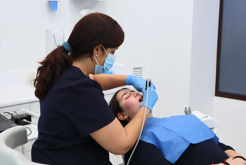 Paciente Periodoncia Medyclinic Crooke Dental (1)