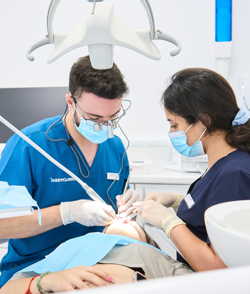 implantes-dentales-benalmadena y granada